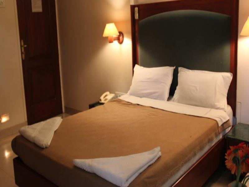 Fabhotel Lotus Koregaon Park Hotel