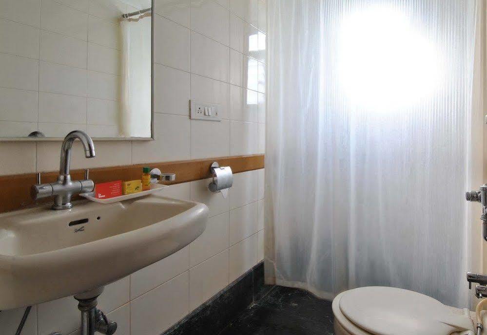 Hotel Fabhotel Lotus Koregaon Park Pune