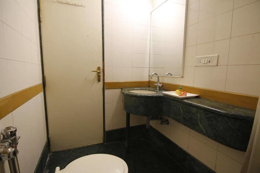 Fabhotel Lotus Koregaon Park Hotel